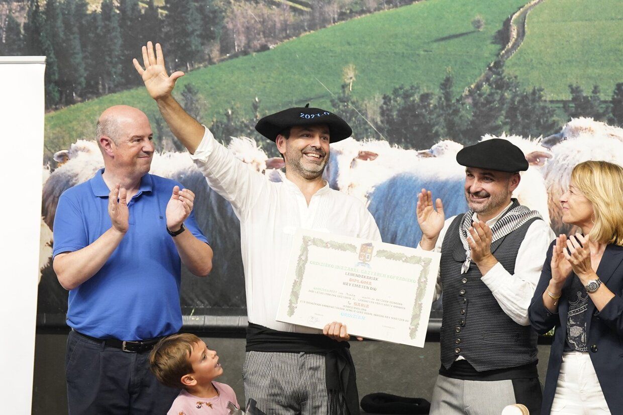 375160074 794762219112454 468617485716191787 n